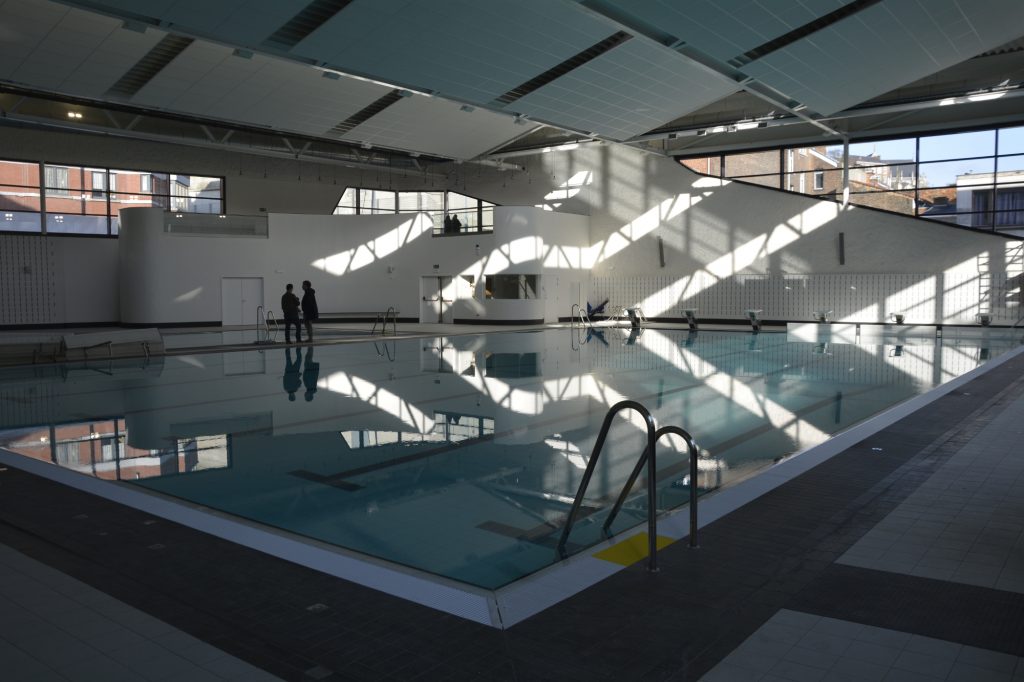 Vue générale de la piscine de Liège Jonfosse